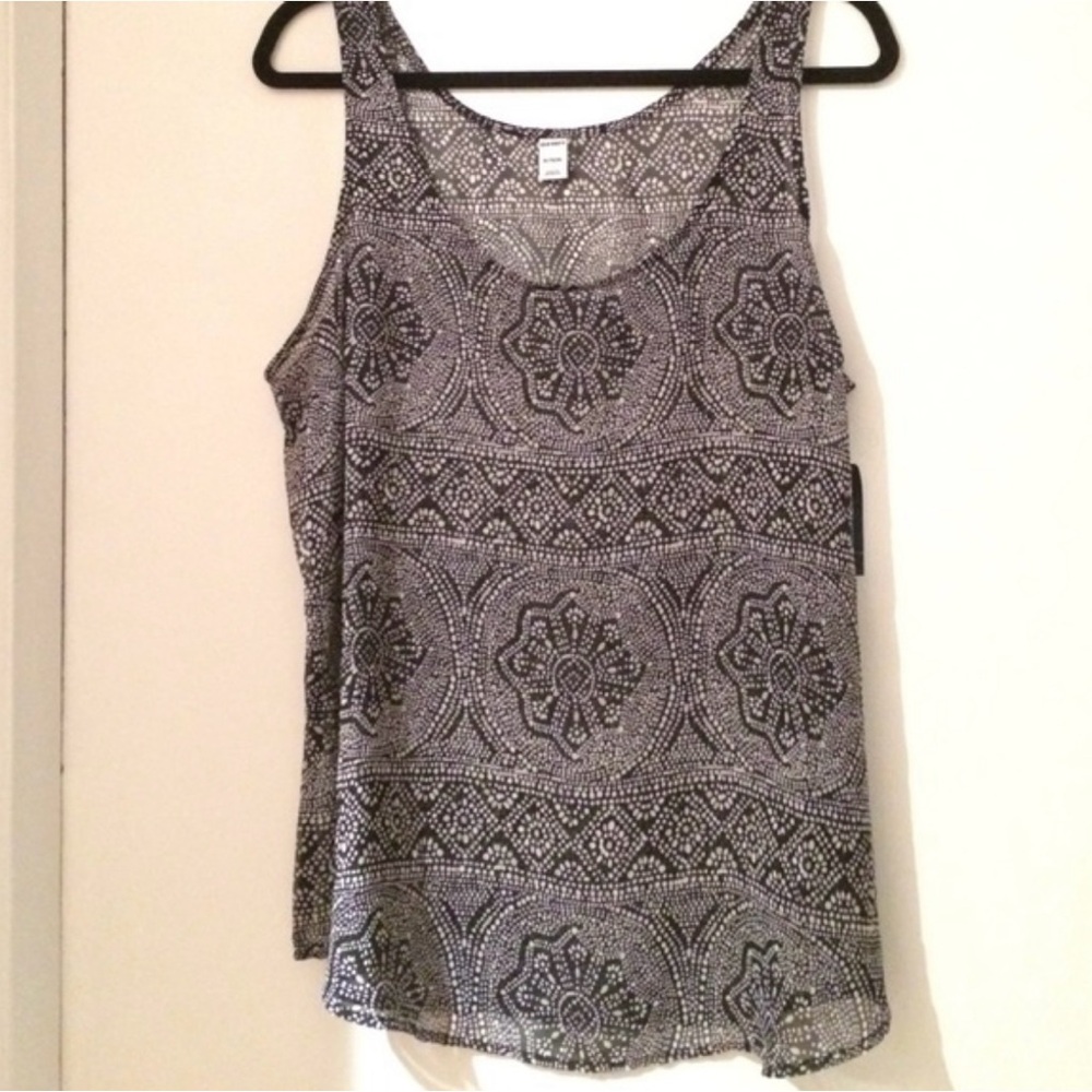 Women's Black and White Patterned Tank Top
